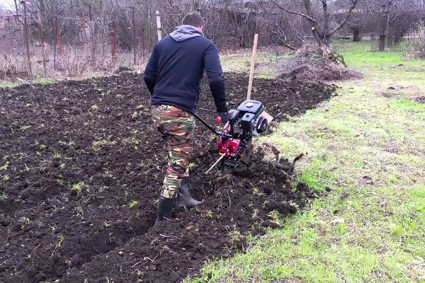 Вспашка земли мотоблоком Рязань услуга